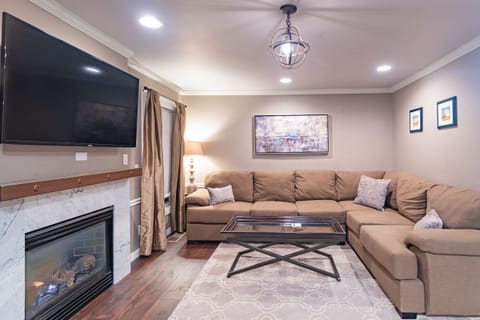 Harmony Suite | Living area | Smart TV, Netflix