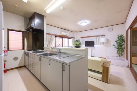 Basic House | Private kitchen