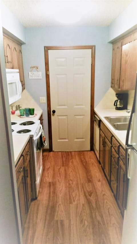 Kitchen with all your basic supplies.