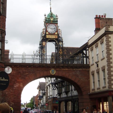 House | 5 bedrooms, iron/ironing board