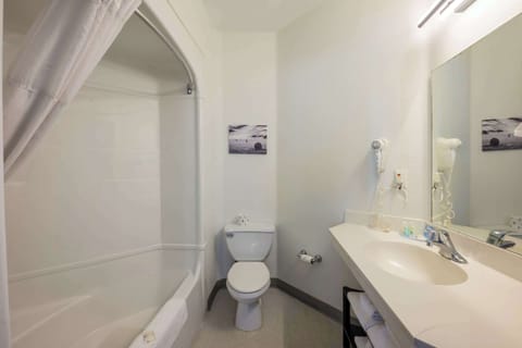Standard Room, 2 Double Beds, Non Smoking | Desk, blackout drapes, free WiFi, bed sheets