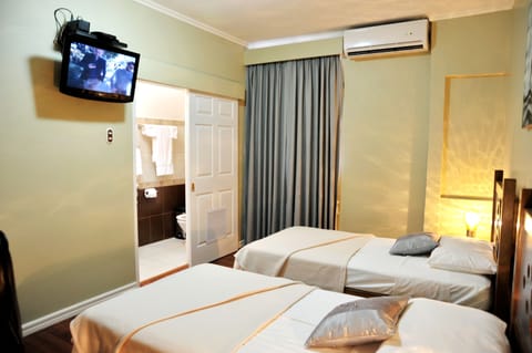 Signature Room, 1 King or 2 Single Beds | In-room safe, desk, laptop workspace, iron/ironing board