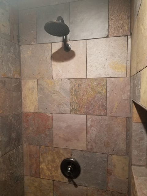 Luxury Bungalow, 1 Bedroom, Fireplace, Lake View (Punawai Hale) | Bathroom shower