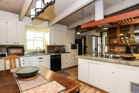 Be in the kitchen and stay in on the dining room action.