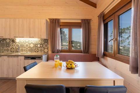 Fantastic views wooden villa,Near tavern, Maroulas village,Rethymno