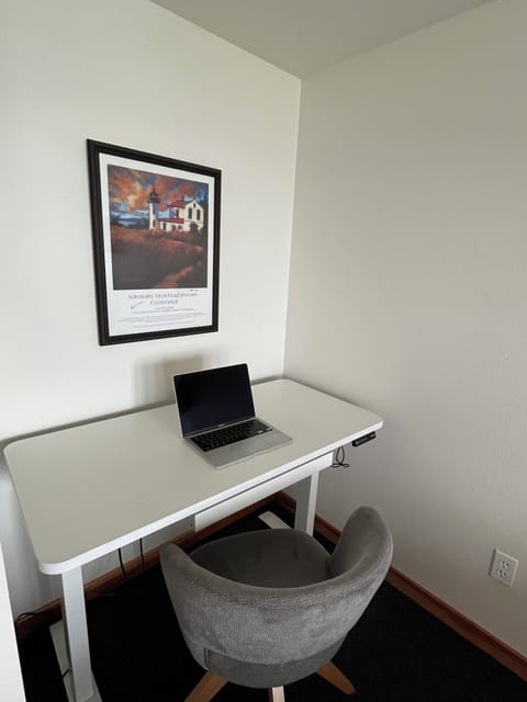 ergo desk