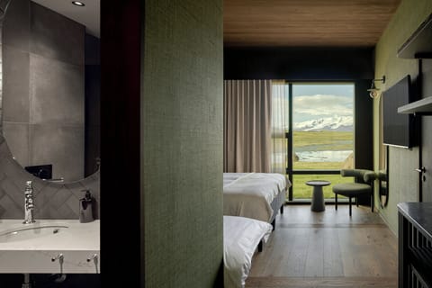 Triple room with Glacier View. | Hypo-allergenic bedding, blackout drapes, soundproofing