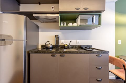 Basic Apartment | Private kitchen | Fridge, microwave, espresso maker, cookware/dishes/utensils