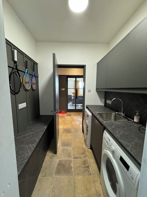 Apartment | Private kitchen | Fridge, microwave, oven, stovetop