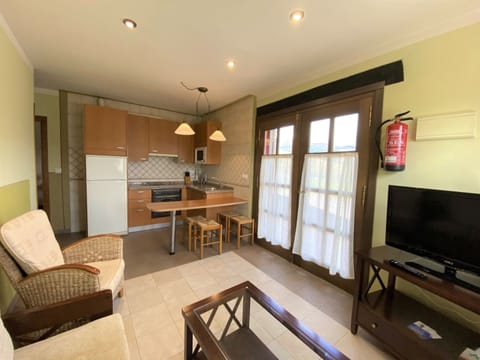 House Pendas | Private kitchen | Full-size fridge, microwave, oven, dishwasher