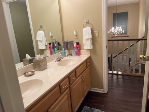 Superior Room, 1 Queen Bed, Non Smoking | Bathroom | Combined shower/tub, hair dryer, towels, soap