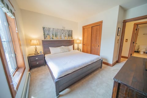 Deluxe Condo, 1 Bedroom, Balcony, Mountain View (Oro Grande 308) | 1 bedroom, individually decorated, individually furnished