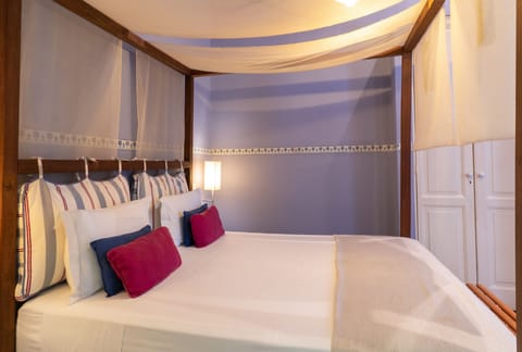 Deluxe Double Room | Minibar, in-room safe, individually decorated, rollaway beds