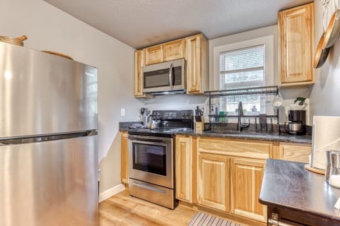 Ample kitchen space! Plenty of room to cook and create your favorite meals.