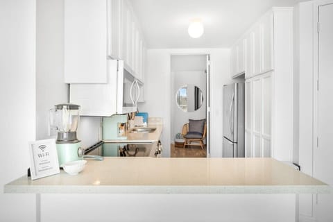 Kitchen has all essentials needed for a comfortable stay. Keurig coffee machine and coffee provided. 