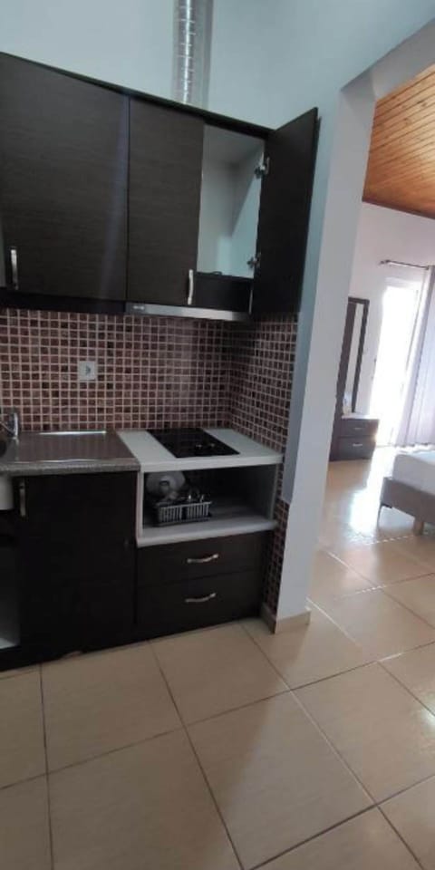 Triple Room with Balcony & Kitchen | Free WiFi