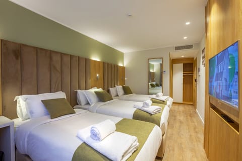 Standard Double or Twin Room | Premium bedding, minibar, in-room safe, laptop workspace