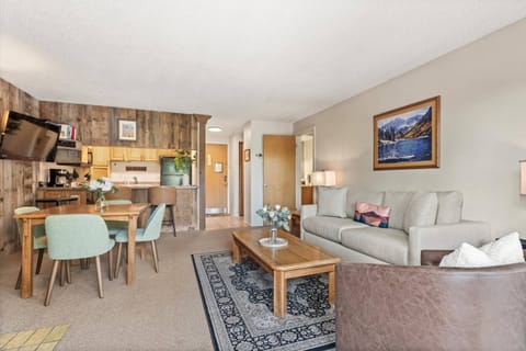 The cozy cabin feel of this condo creates a relaxing environment for you and your travel companions.