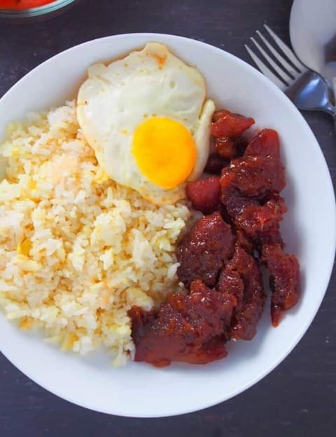 Daily cooked-to-order breakfast (PHP 150 per person)