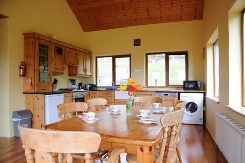 bb5cf7b0-07f5-4a85-a3b0-8cc934b43b8c