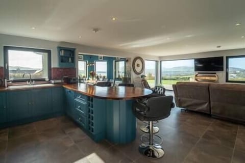 03bb34ed a224 4dc4 b806 e73a1143d84a