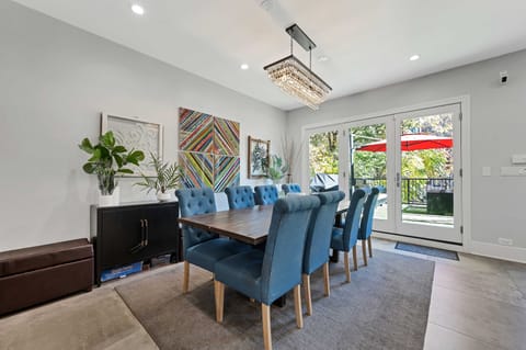 Dining Room, Dining Table, Furniture, Indoors, Table