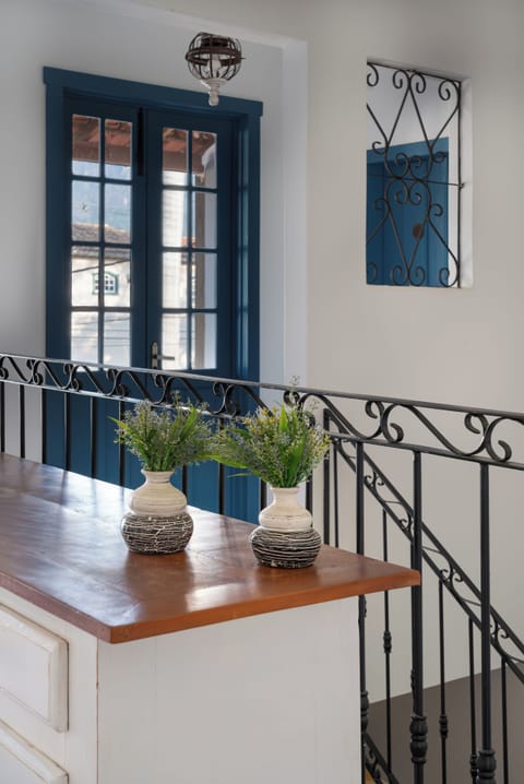 Handrails in hallways