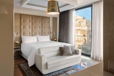 Panoramic Suite, 1 King Bed (View) | Premium bedding, down comforters, minibar, in-room safe