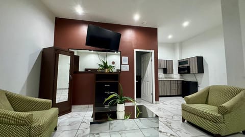 Double Room | Living area | 55-inch Smart TV with satellite channels, Netflix, heated floors