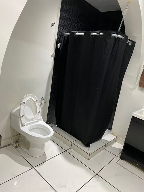 Standard Room | Bathroom | Bathtub, hair dryer, towels, soap