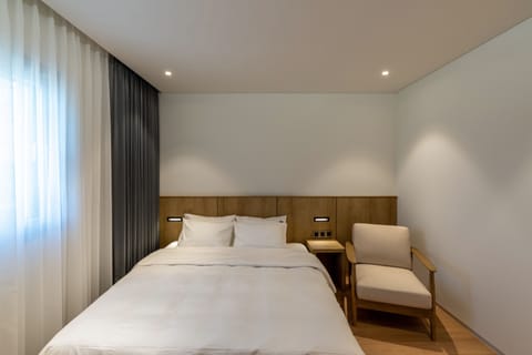 Deluxe Double Room | Premium bedding, down comforters, desk, laptop workspace