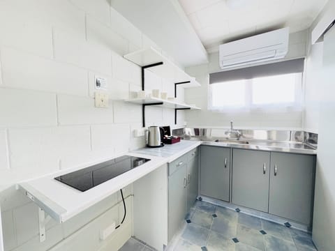 Family Apartment, 1 Bedroom, Non Smoking, Private Bathroom | Private kitchen | Fridge, microwave, stovetop, toaster