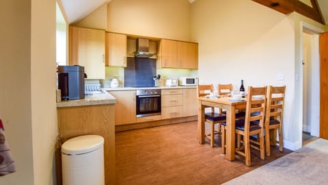 Kitchen/Diner, Inglenook Barns (Cider House), Bolthole Retreats