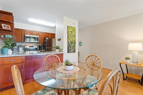 Condo, 1 Bedroom | Dining