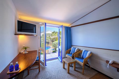 Superior Double Room, Sea View | In-room safe, free WiFi