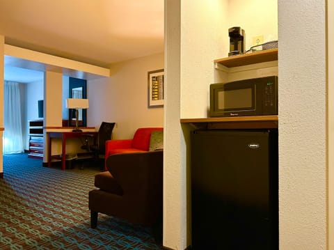 Premium bedding, down comforters, pillowtop beds, desk