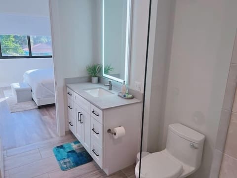 Luxury Apartment | Bathroom