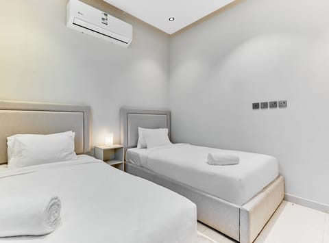 In-room safe, free WiFi, bed sheets