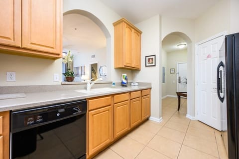 Condo (Beautiful Deluxe Condo, Vista Cay - 3) | Private kitchen