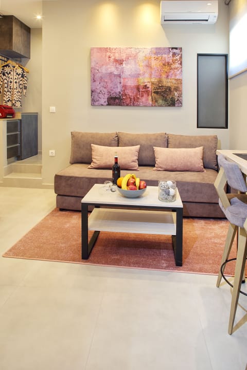 Superior Apartment | 1 bedroom, premium bedding, in-room safe, blackout drapes