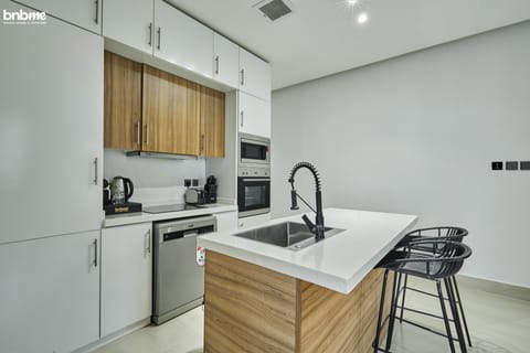 Apartment | Private kitchen | Fridge, microwave, oven, stovetop