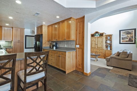 Chalet, 4 Bedrooms | Private kitchen | Fridge, oven, coffee/tea maker, toaster