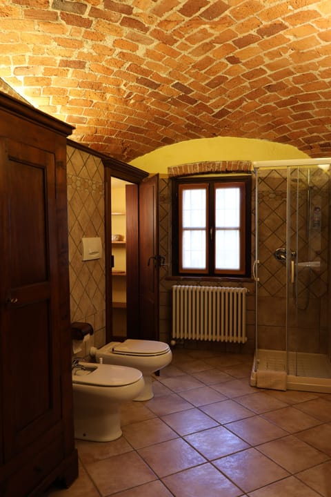 Room, Garden View | Bathroom | Free toiletries, hair dryer, bidet, towels