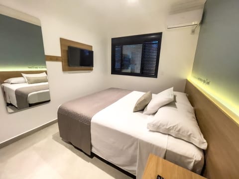 Standard Room | Minibar, blackout drapes, free WiFi, bed sheets