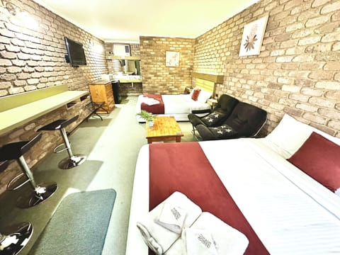 Deluxe Twin Room | Soundproofing, free WiFi, bed sheets