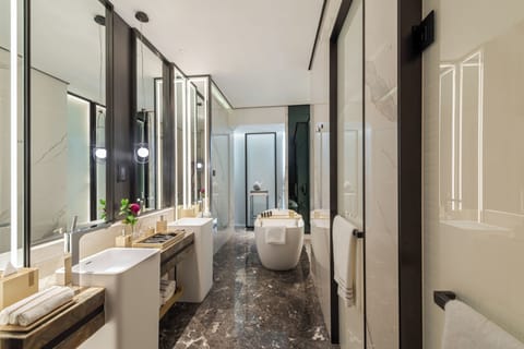 Premium Suite | Bathroom