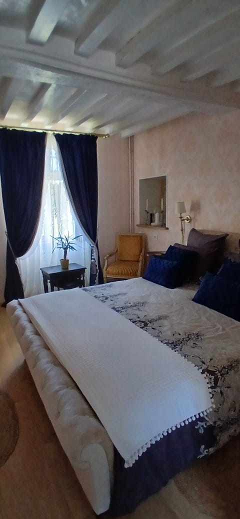 Suite, 1 Bedroom, Garden View, Ground Floor | Minibar, individually decorated, individually furnished, blackout drapes