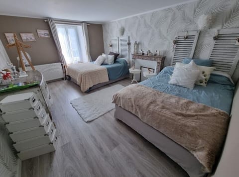 Family Suite, 2 Bedrooms, Private Bathroom, Garden View | Minibar, individually decorated, individually furnished, blackout drapes