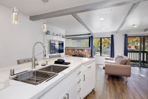 Condo, Multiple Beds, Hot Tub, Mountain View (2082) | Private kitchen | Coffee/tea maker