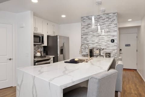 Condo, Multiple Beds, Hot Tub, Mountain View (2082) | Private kitchen | Coffee/tea maker